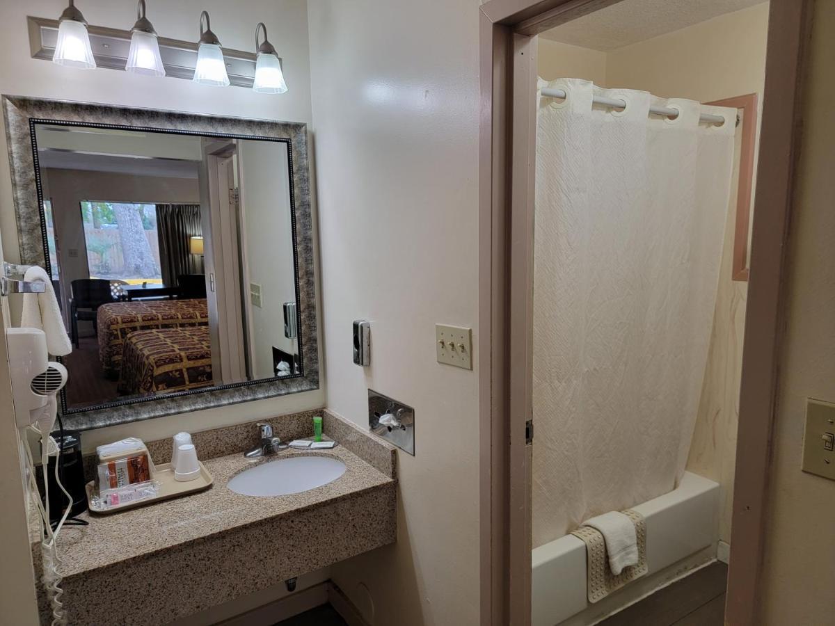 Twin Star Lodge ビロクシ エクステリア 写真
